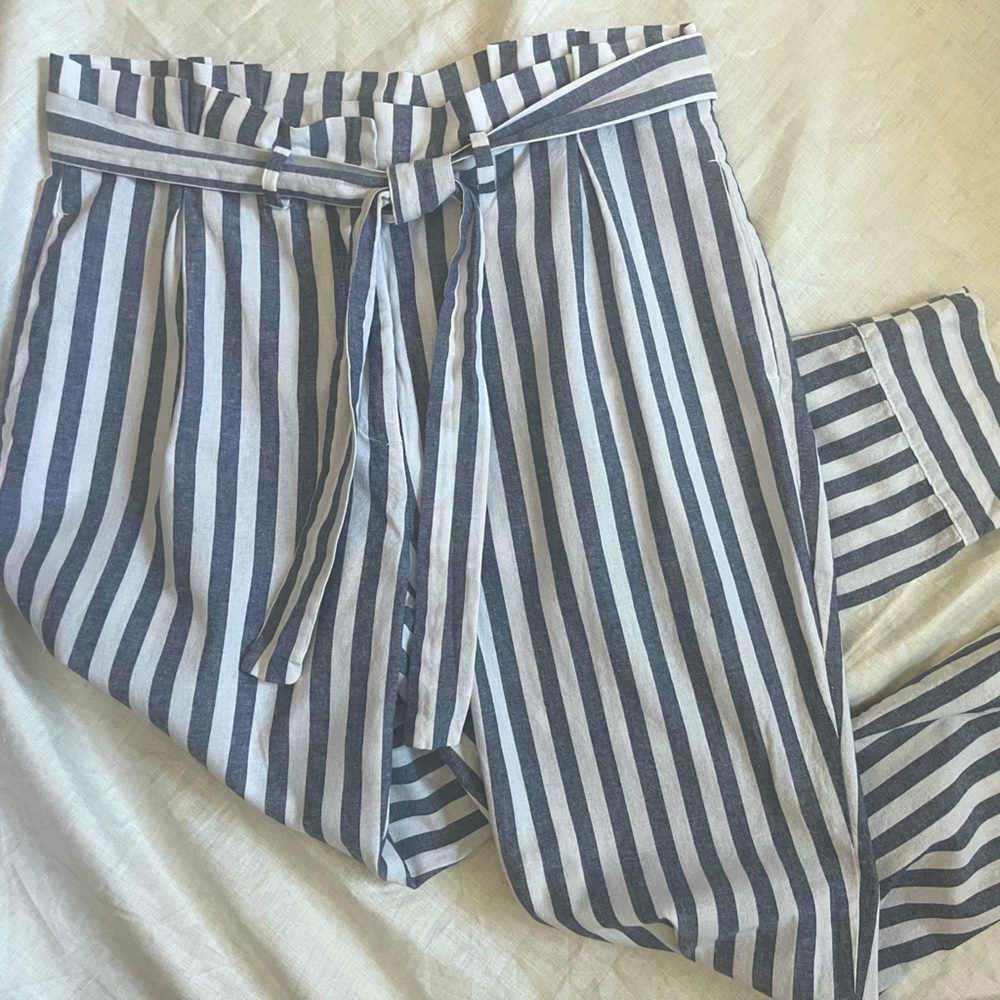 Zara Blue & White Striped Ankle Pants | Paper Bag Waist | Tapered Leg | Pockets